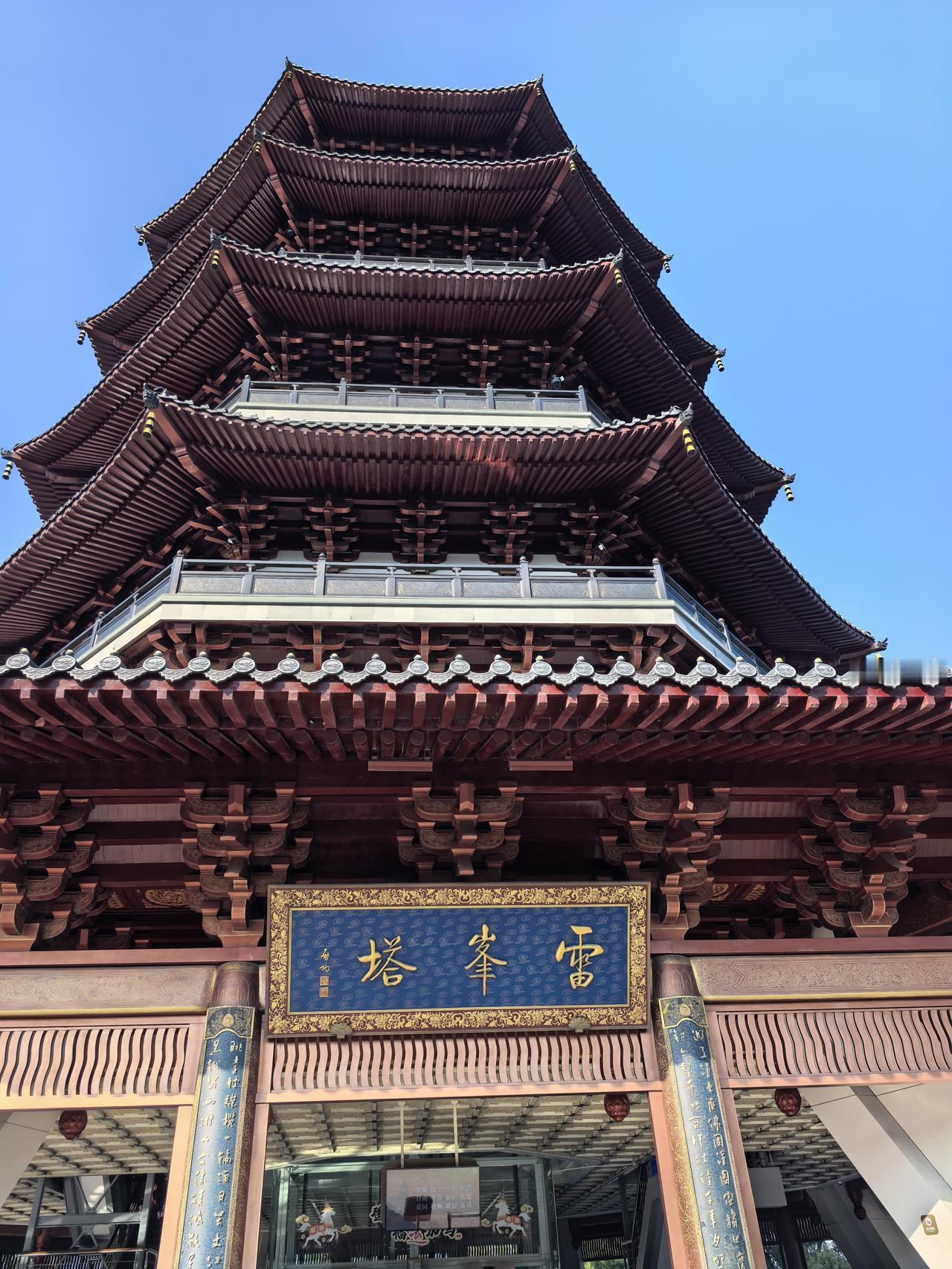 大部分时间里，钳制住你的并不是能力，而是遇到困难想逃避的内心。你会发现越害怕，越