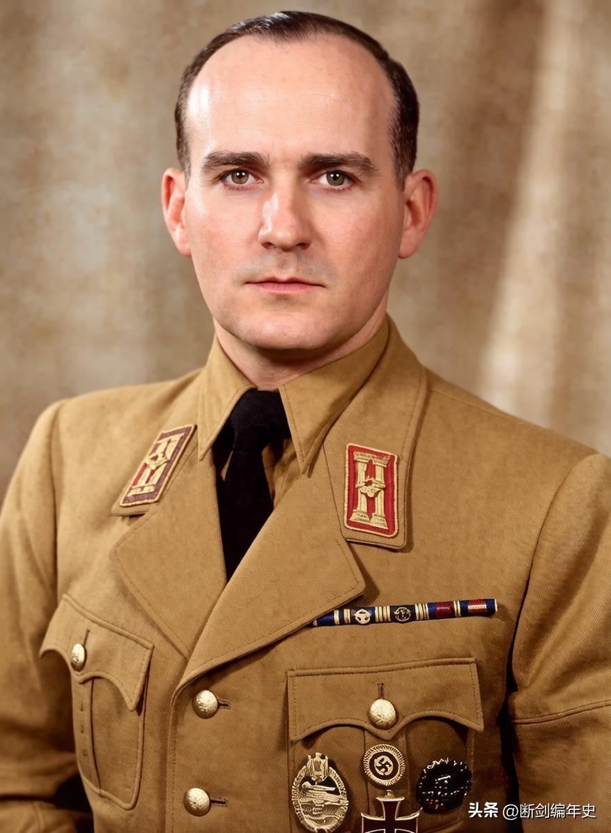 卡尔·汉克（Karl Hanke）是纳粹德国党卫军最后一任全国领袖和警察总监。他