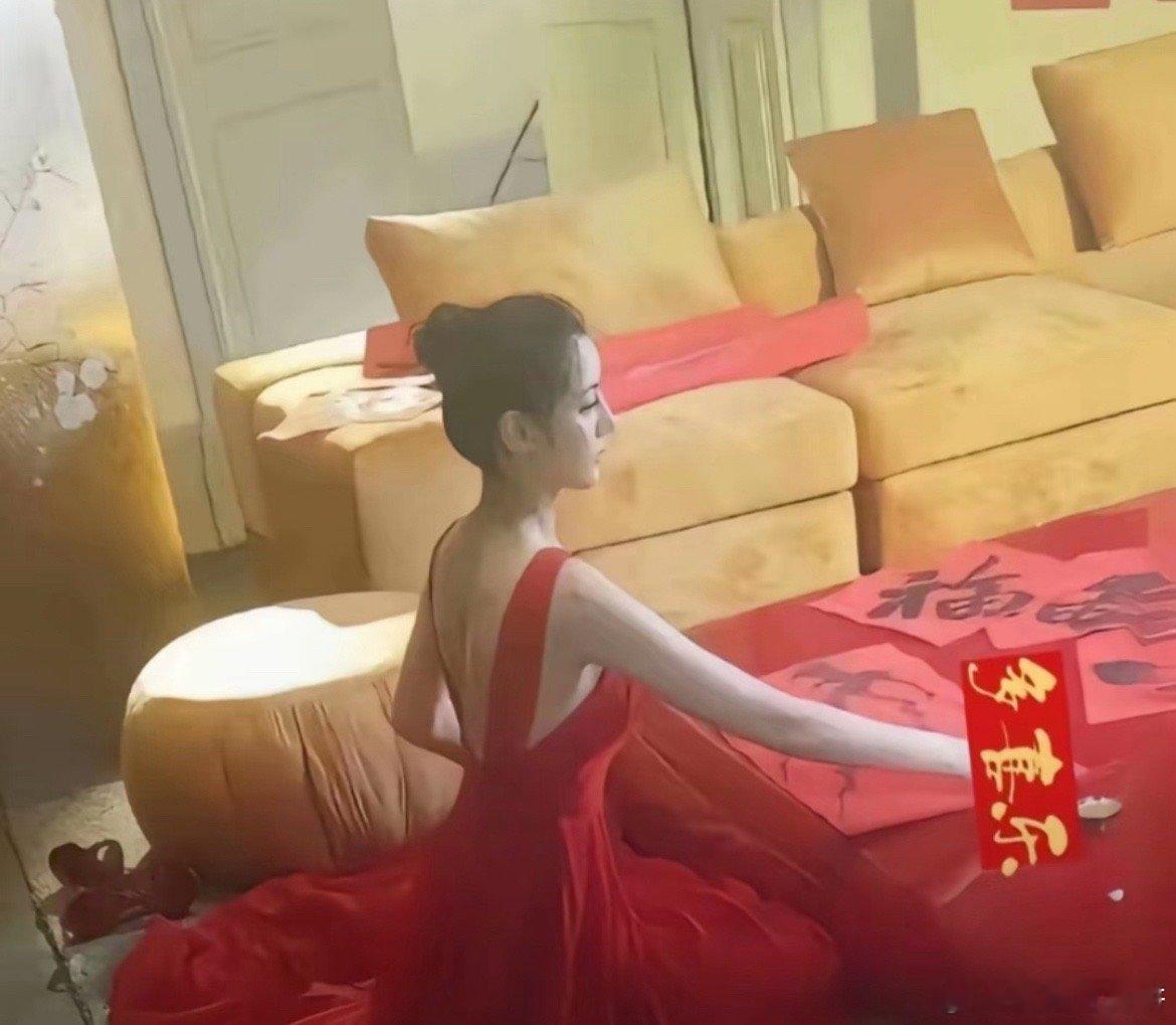 一些没见过小巴巴早期胳膊好细好长[舔屏][舔屏][舔屏]完全就是硬美啊，美的不可