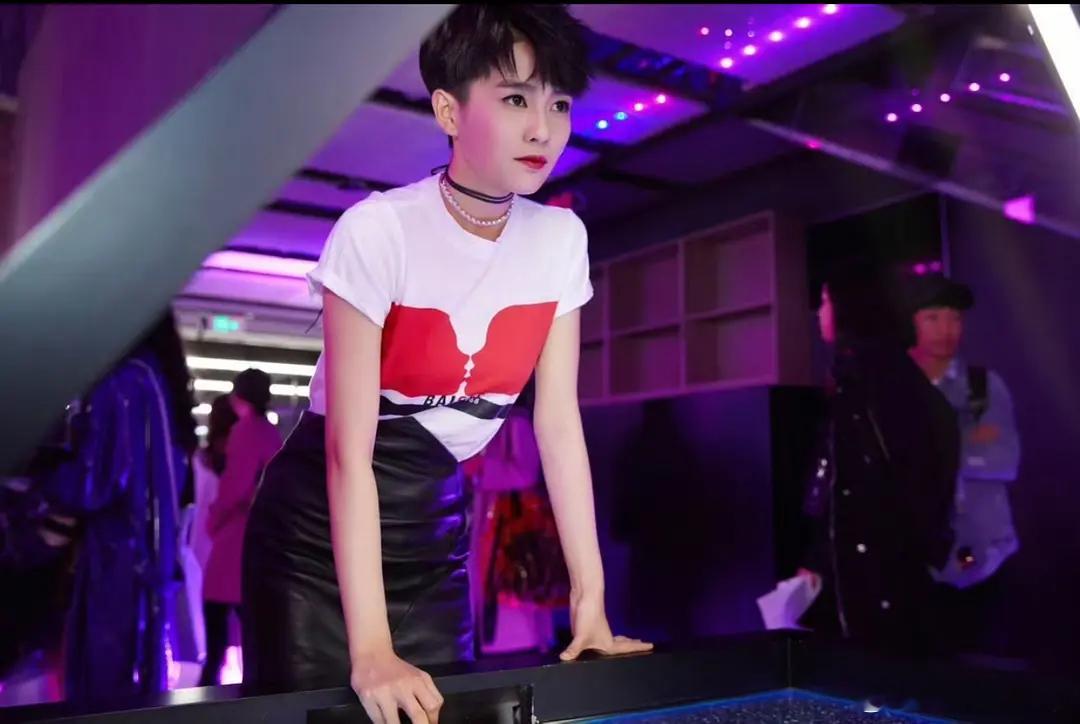 白鹿当时的造型真的好大胆，完全不被定义来的 