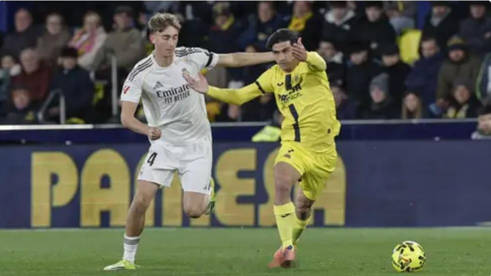 比利亚雷亚尔0比2皇马每体：皇马球员如今满场飞奔，证明他们此前不愿为阿隆索出力北