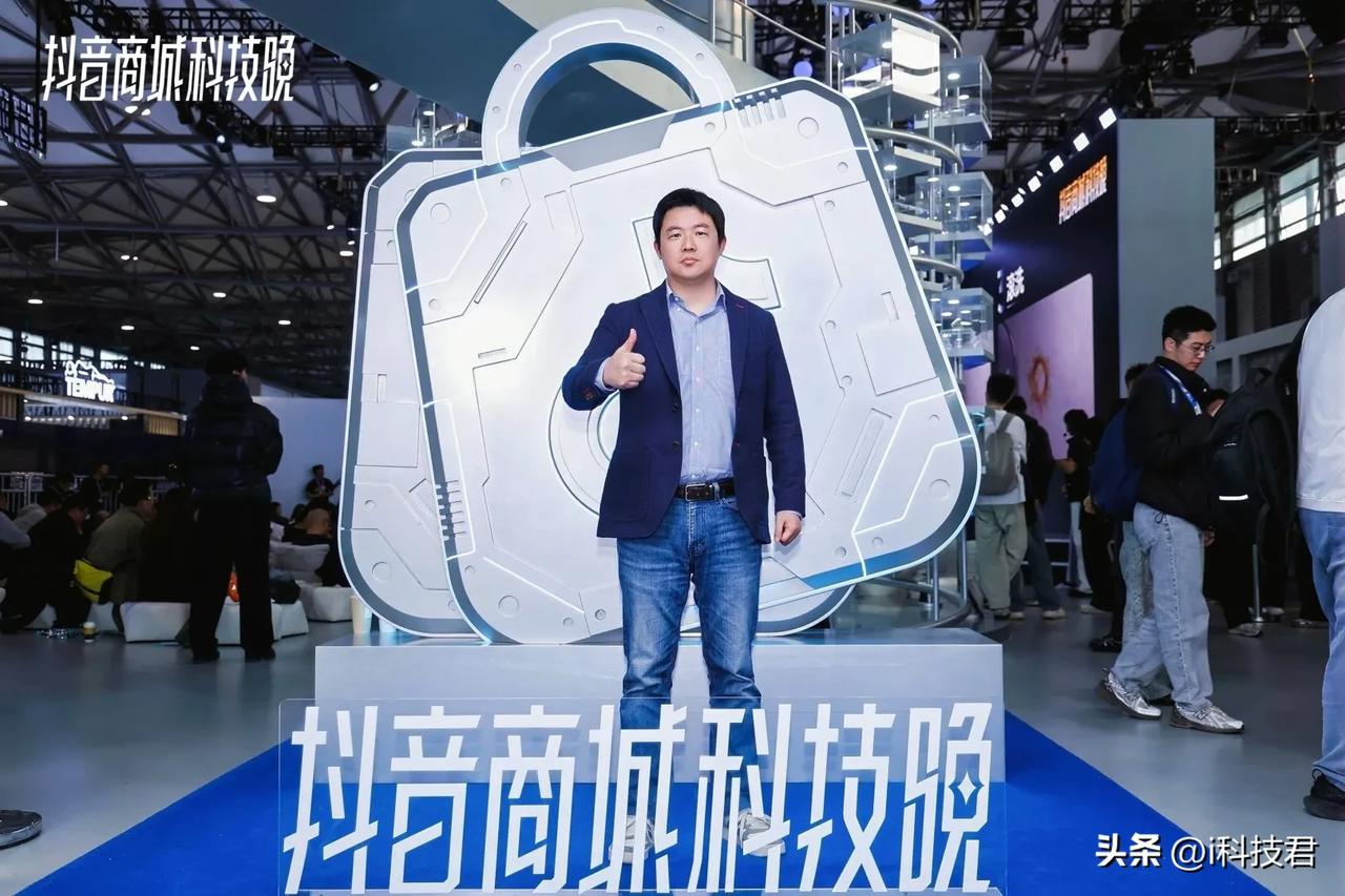 从功能机到智能手机，再到AI手机，每次变革的背后都离不开技术创新，AI手机可以更