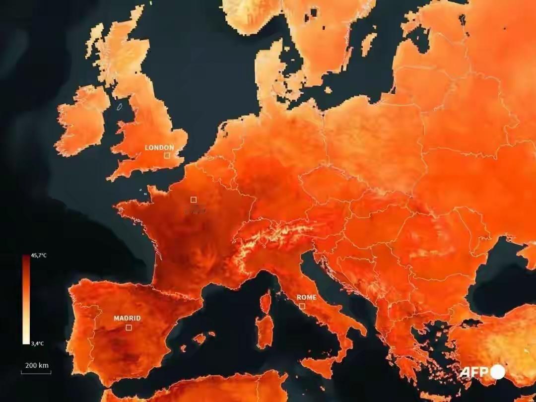 高温席卷欧洲多地，气温频频突破40℃大关，高温致死案例不断增多，可当地普通家庭空