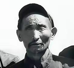 1952年，大凉山，解放军剿匪，从奴隶堆里揪出一个独眼老头。一审，吓一跳！

这