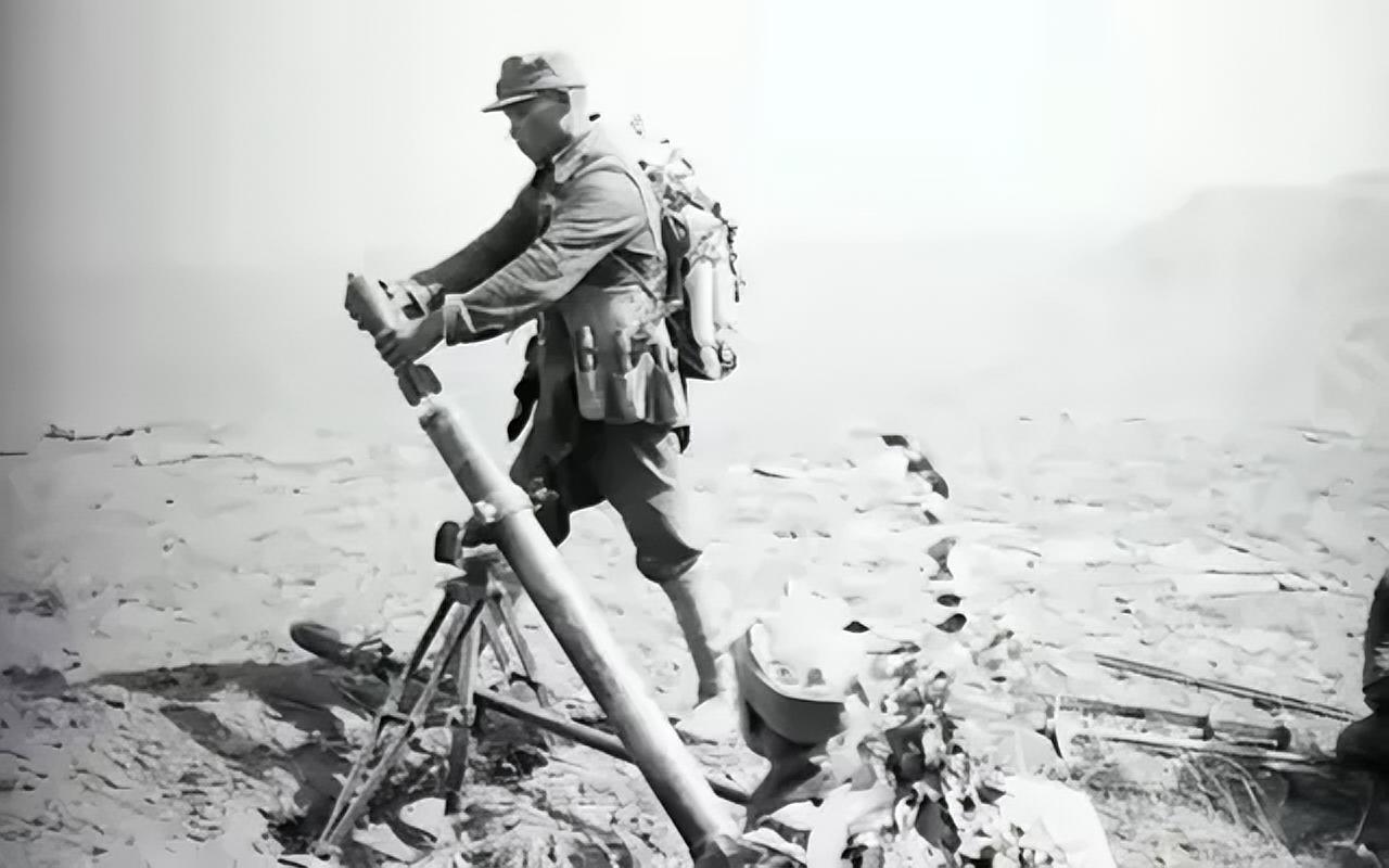 1940年，八路军炮兵营长赵章成正在吃饭，被辣椒辣到涕泗横流。忽然，他眼前一亮：