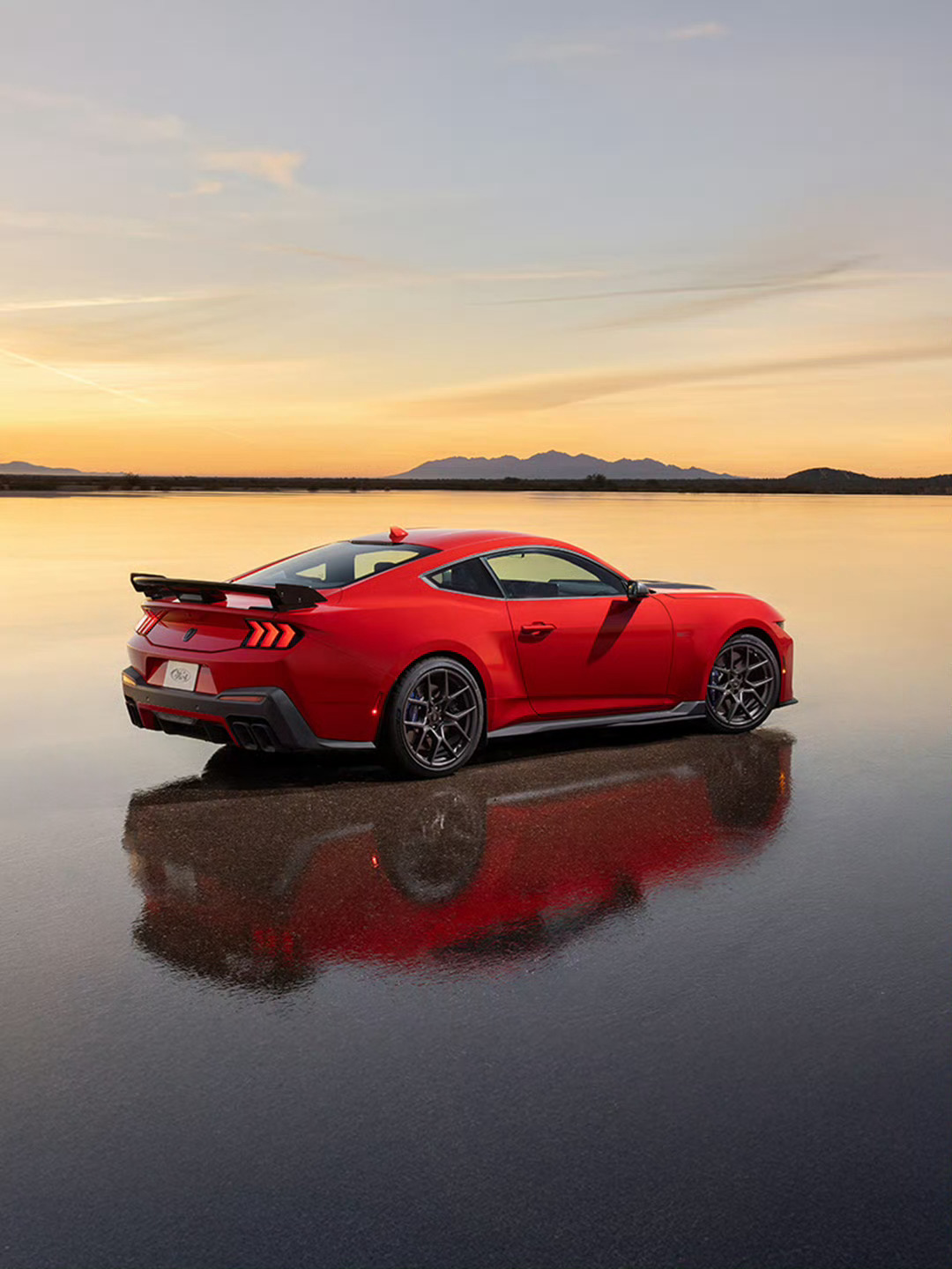 史上最强最快“黑马”发布Mustang Dark Horse SC版。SC意为机