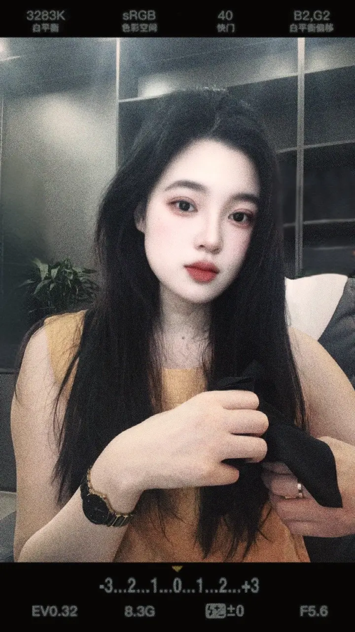 接受岁月的伤，也仰望生活的光……
