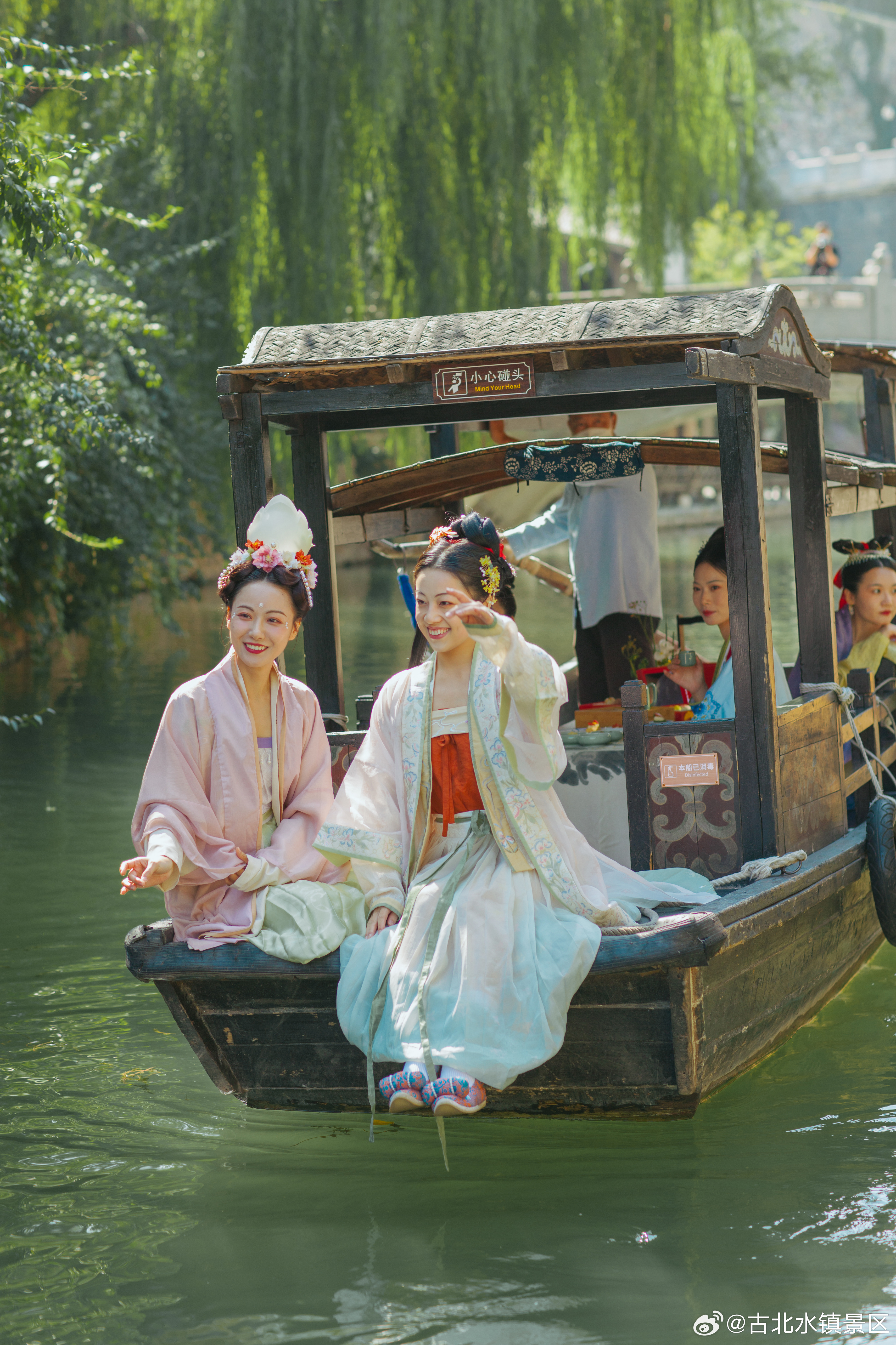 生活不是赶路，而是去感受路早安，宝子们～#古北水镇# #司马台长城# #长城下的