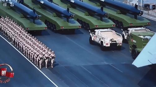 震撼全球，百看不厌！九三盛大阅兵式上的这一片段，完全可以封神了！

直到现在，外