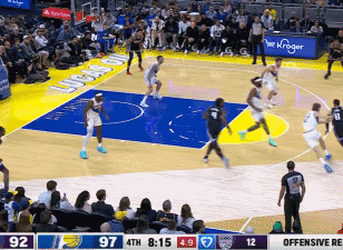 威少第2记三分帮助国王追至95-97一球之差
北京时间12月9日，国王与步行者的