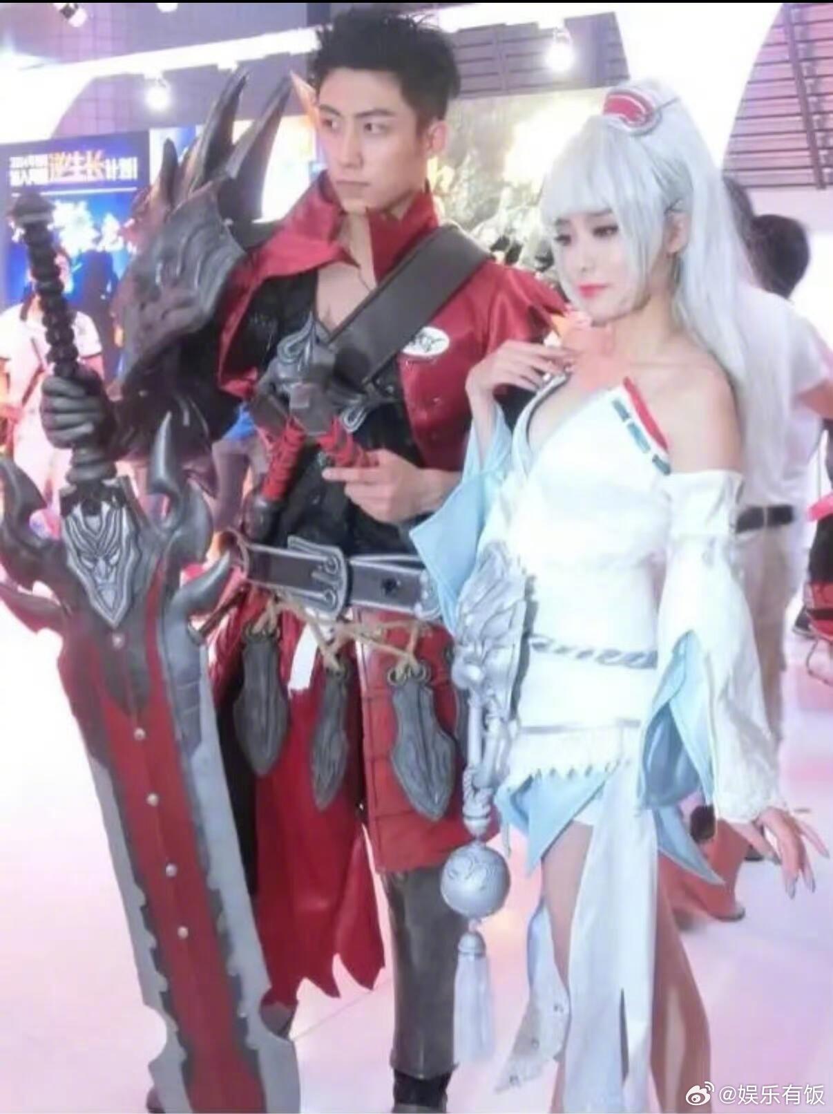 黄景瑜coser时期旧照黄景瑜早期cos洗把脸就上了 有网友分享黄景瑜早期当Co