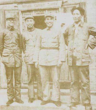 张学良一辈子没见过毛主席，但极其佩服毛主席，晚年接受采访时，他多次坦言对毛主席的