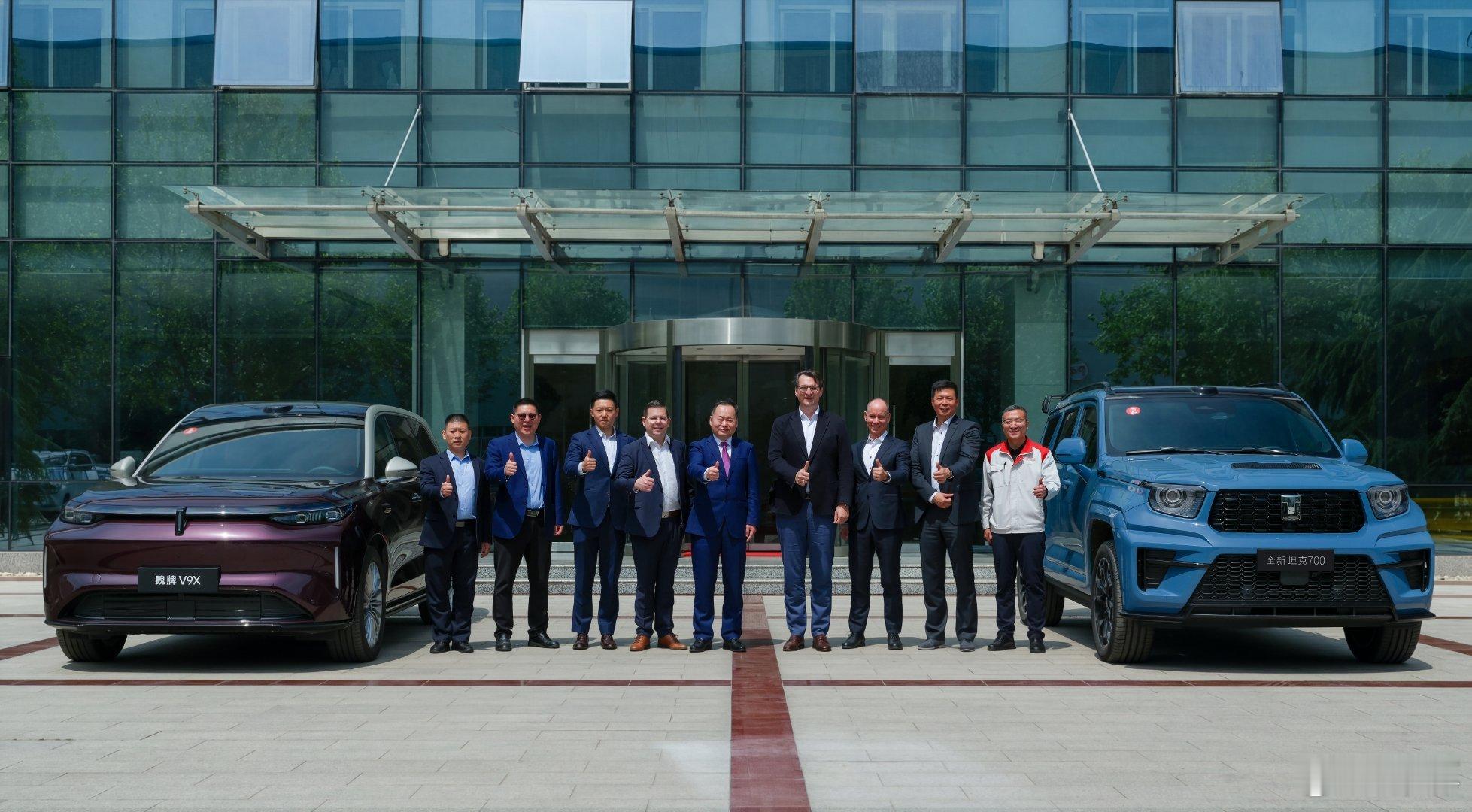 说个挺有意思的事，北京车展刚结束，宝马负责生产的董事米兰就直接带队去了长城保定总