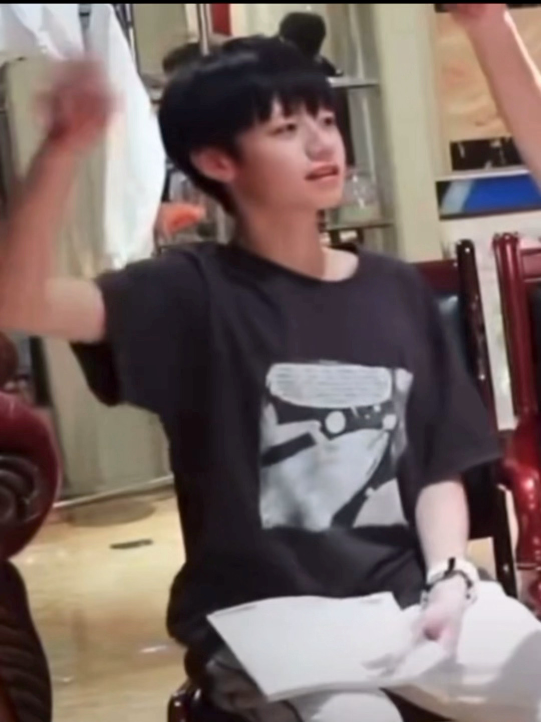 点开这个live看萌晕了。。。。划走堪比母子分离 