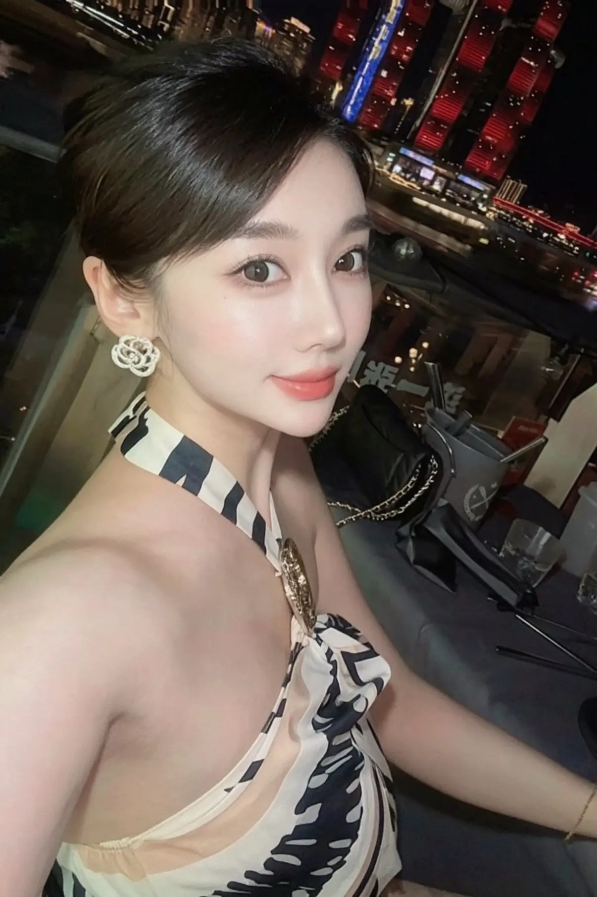 残缺的玉叫王，权威的玉叫主。