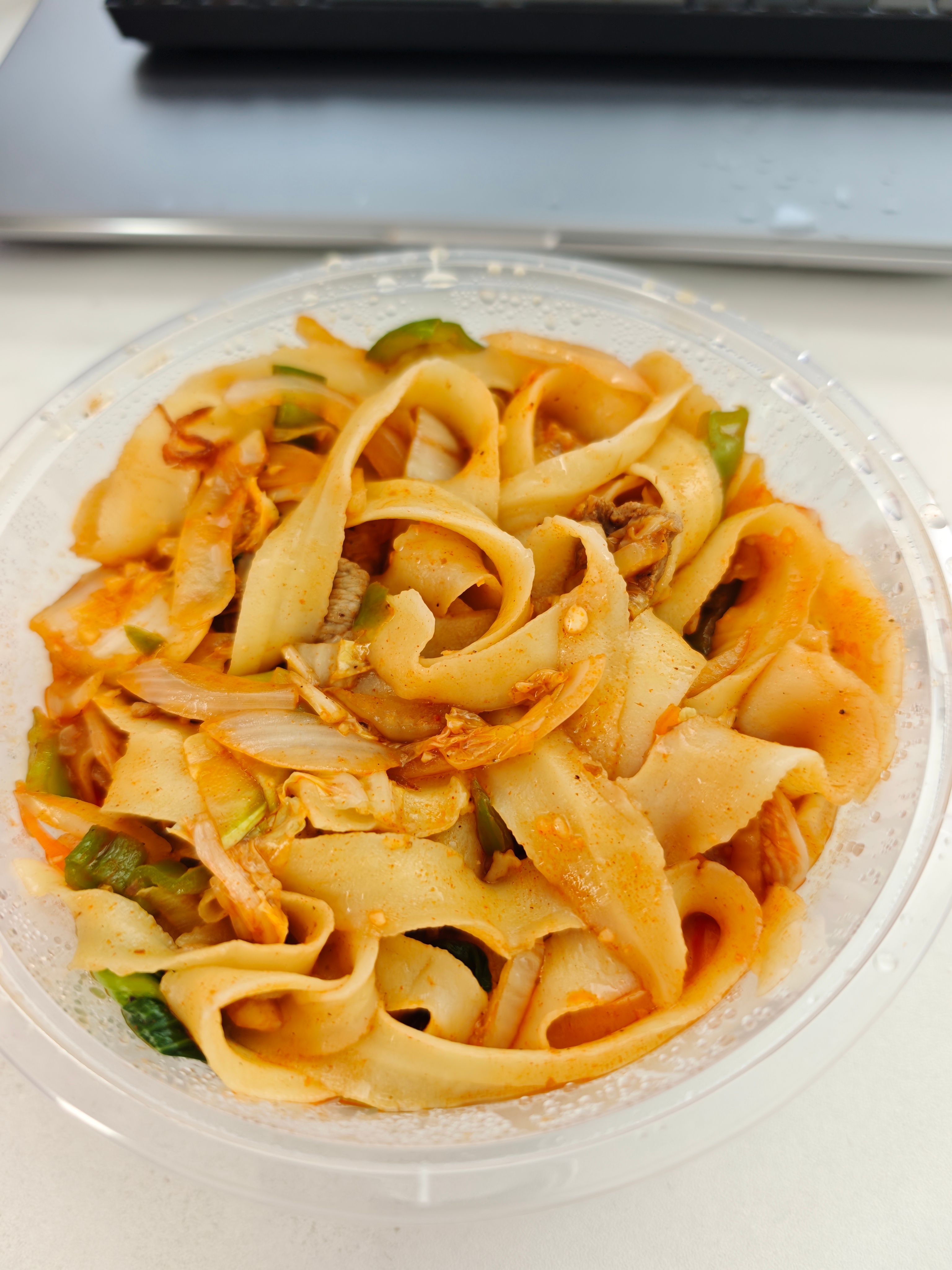 吃面 吃面ʕっ˘ڡ˘ςʔ🍜牛肉炒刀削面，挺好吃！9 月大富翁吃三天面了[泪] 