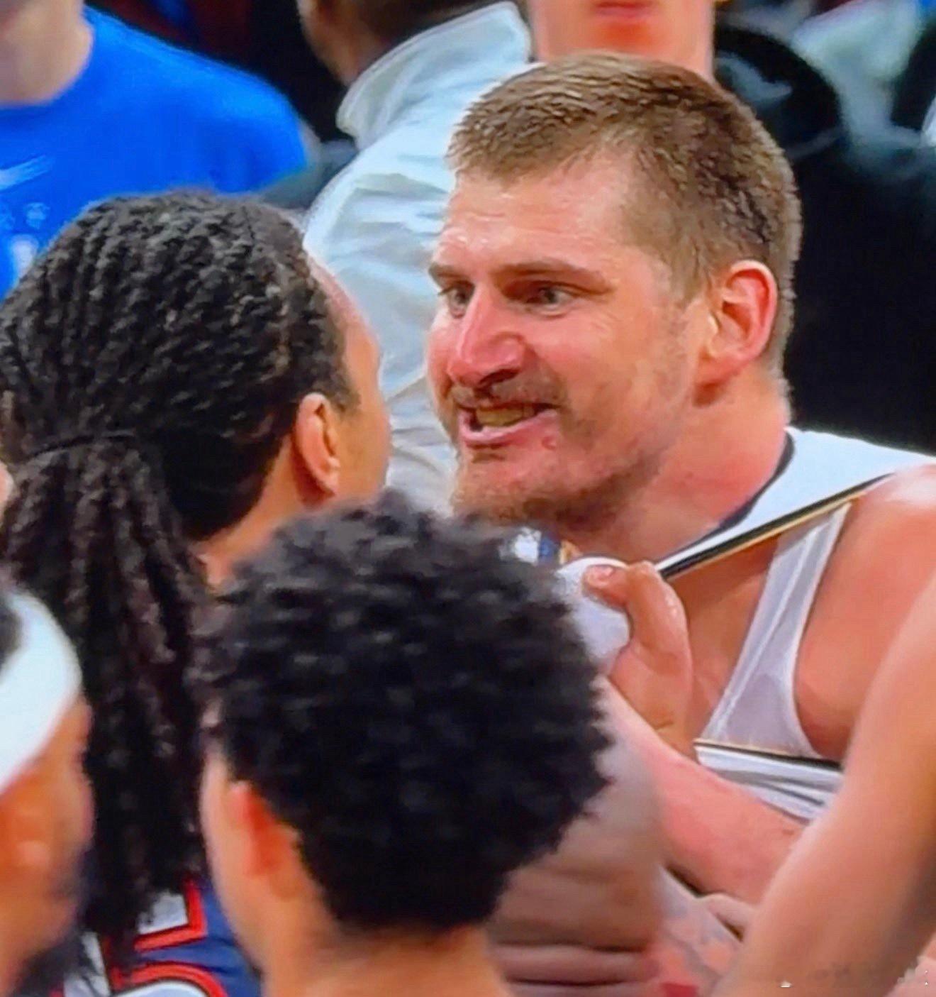 追梦格林：约基奇本意想惹怒麦丹，让他G5禁赛，这是约基奇耍的心理战术。追梦说别的