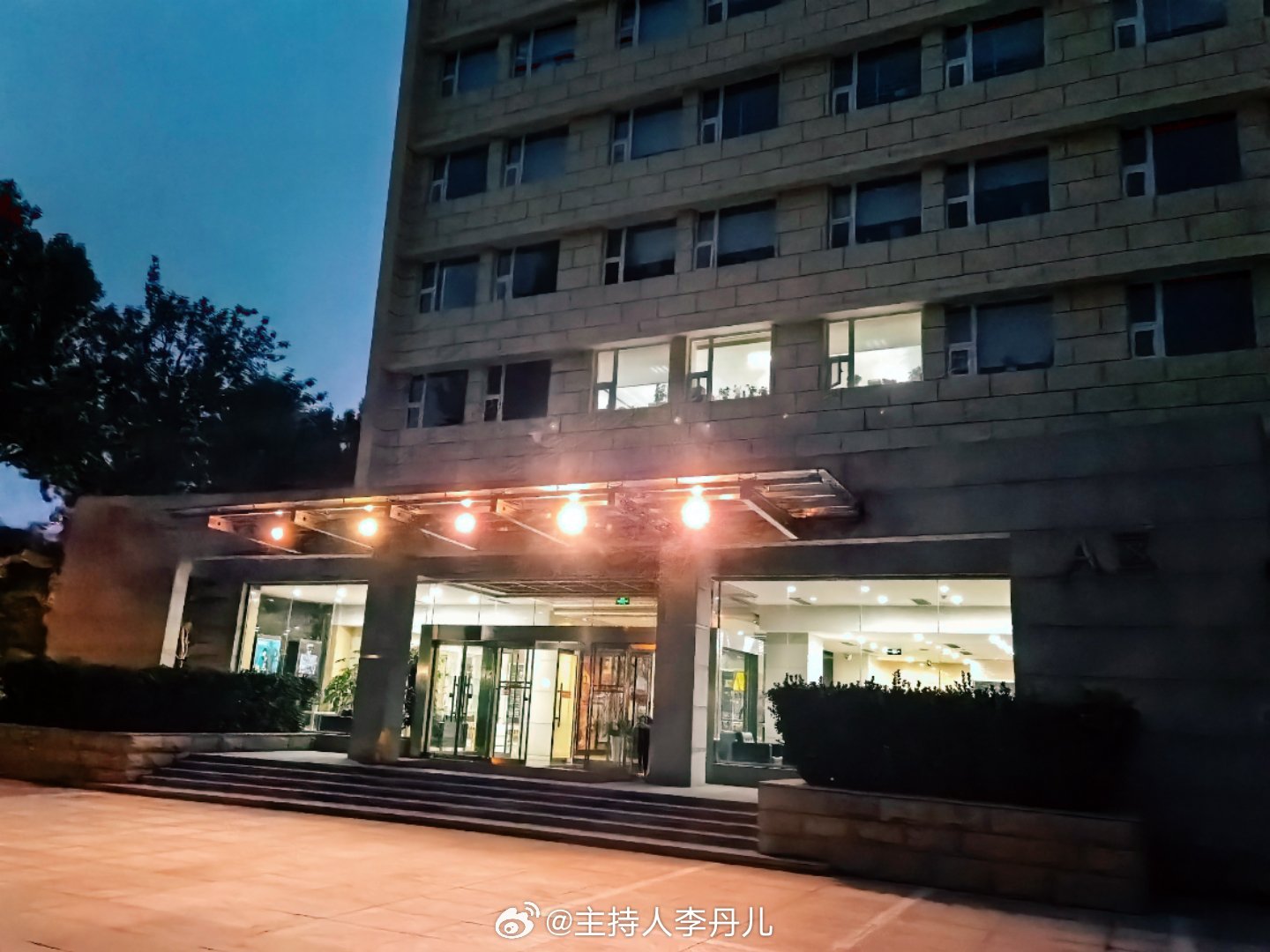 喜欢此刻下班的天空和夜色，宁静美好[照相机]  ​​​