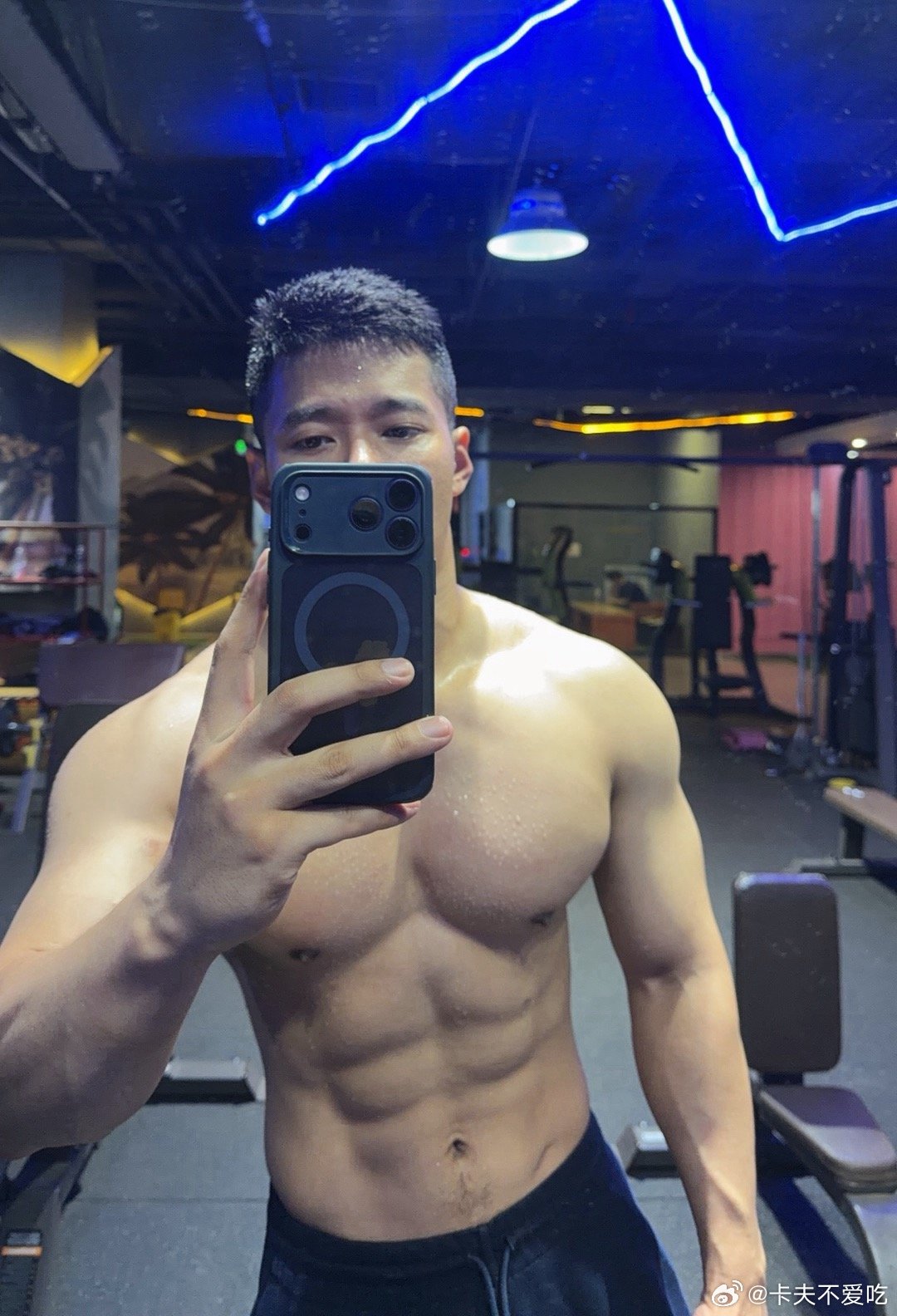 你们敢想这得有多热
