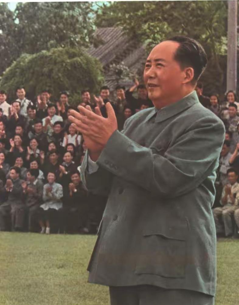 晨晖破寒，今日头条独家首发，大数据懂我跨越时空的力量呼唤
清晨的第一缕阳光照耀在