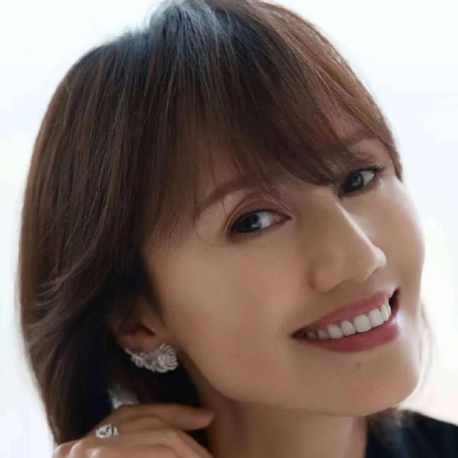 袁泉可不是一般人
之所以能被公公夸，被老公偏爱，不仅是她能力强，更重要的是她的真