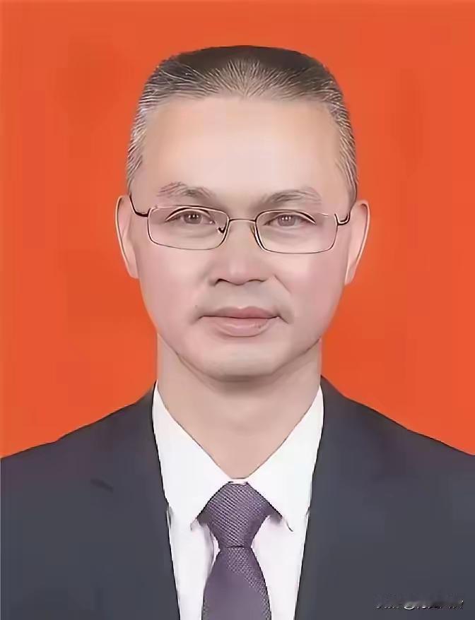 1997年，19岁战士为救人而牺牲，父母几度昏厥，可谁料20年后，战士母亲病逝，
