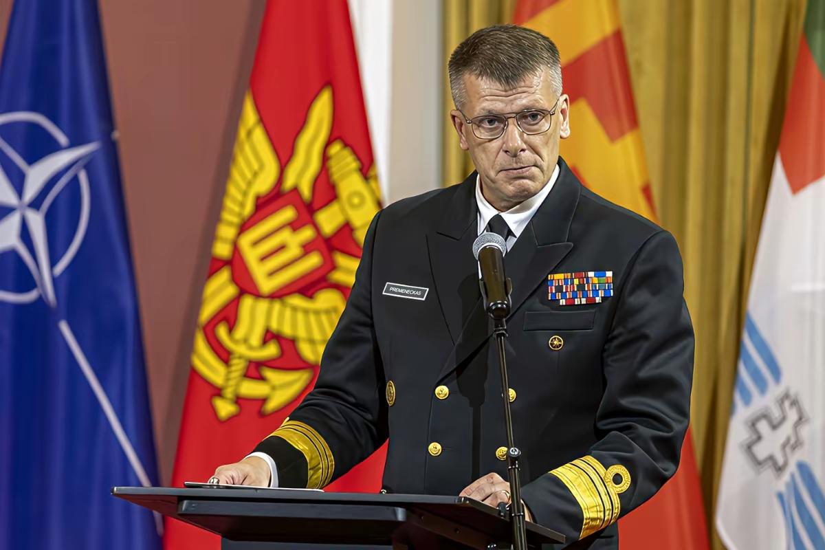 立陶宛​作为北约成员，立陶宛国防参谋长、海军少将吉德留斯这时候还不给俄罗斯面子，