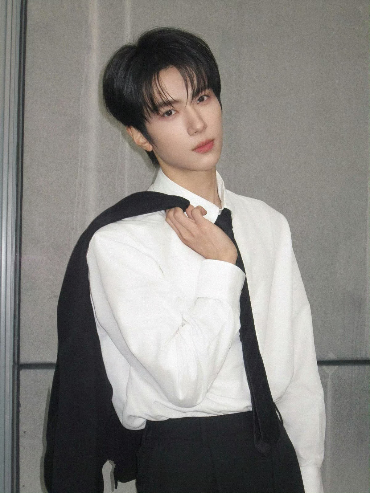 余承恩 yce余承恩天书黎明 yce余承恩顾天 你在台上闪闪发光，我在台下为你呐