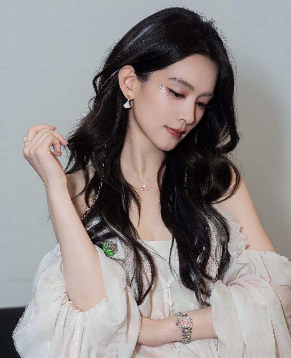陈昊宇、郭晓婷、陈都灵演绎BVLGARI宝格丽DIVAS' DREAM系列七夕特