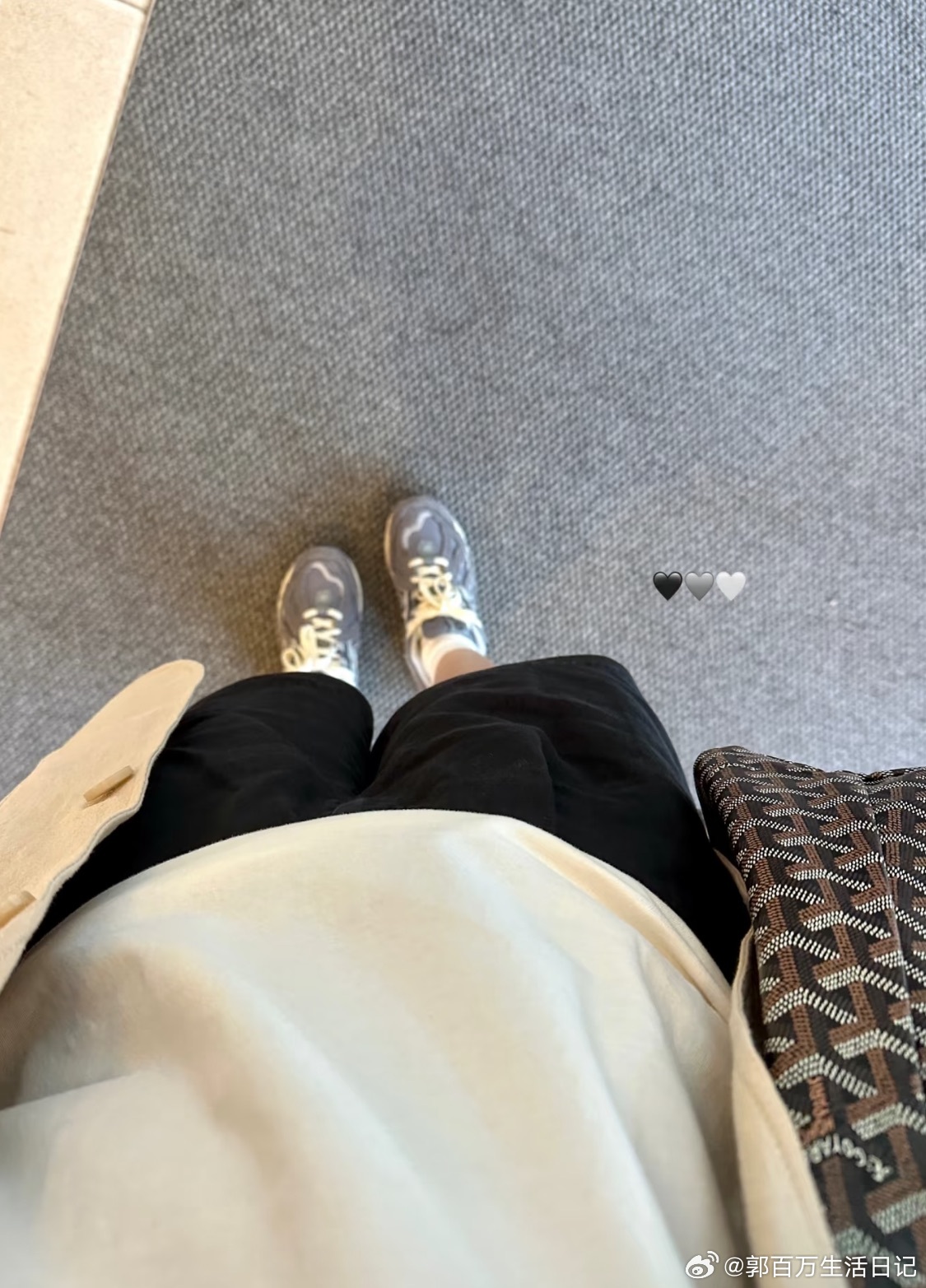 终于买到好穿又好搭衣服的运动鞋🏃♀️➡️最近要出门暴走的时候都穿这双我在Net