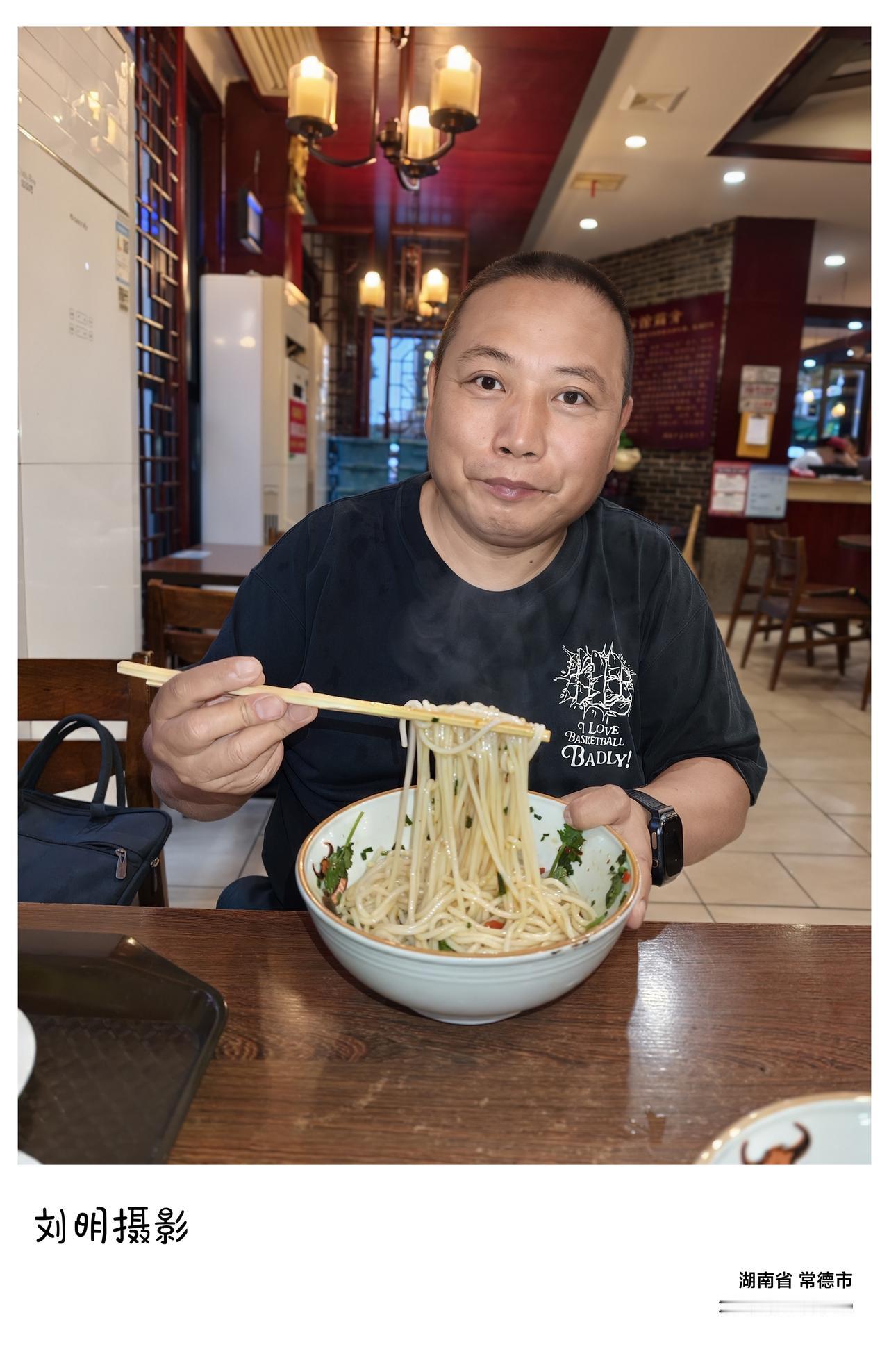 但凡往湖南津市去，我心里总揣着两层念想。一则少年读书，四年光阴曾在湖南机电学校度