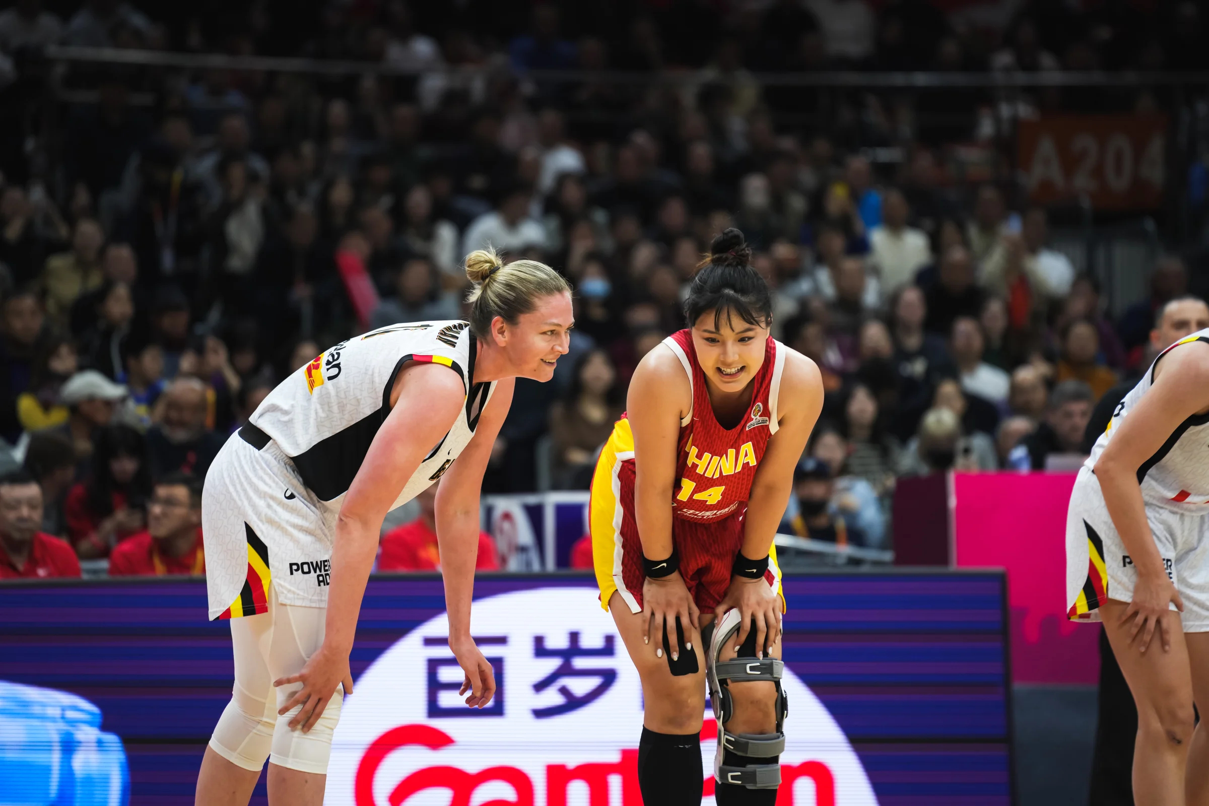 当你队里最好的三个球员都是内线，而且还有一个特型内线和两个伪空间内线，且三个人都