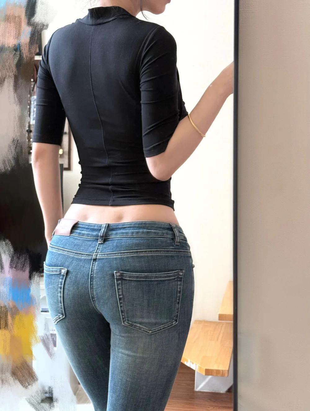 男人为什么都喜欢年轻女孩？
之前跟朋友在奶茶店闲聊，邻桌坐了个看起来四十出头的大