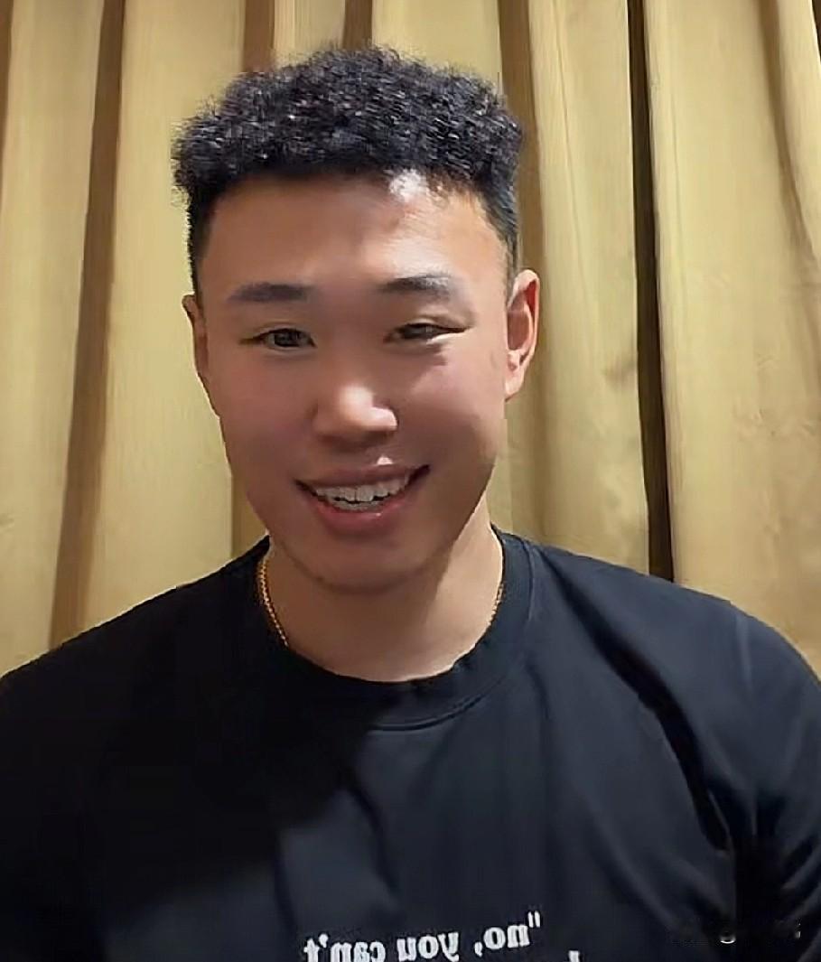 贺希宁谈赵继伟：

“继伟哥是辽宁队的队魂。”

“他对于他们球队的重要性。”