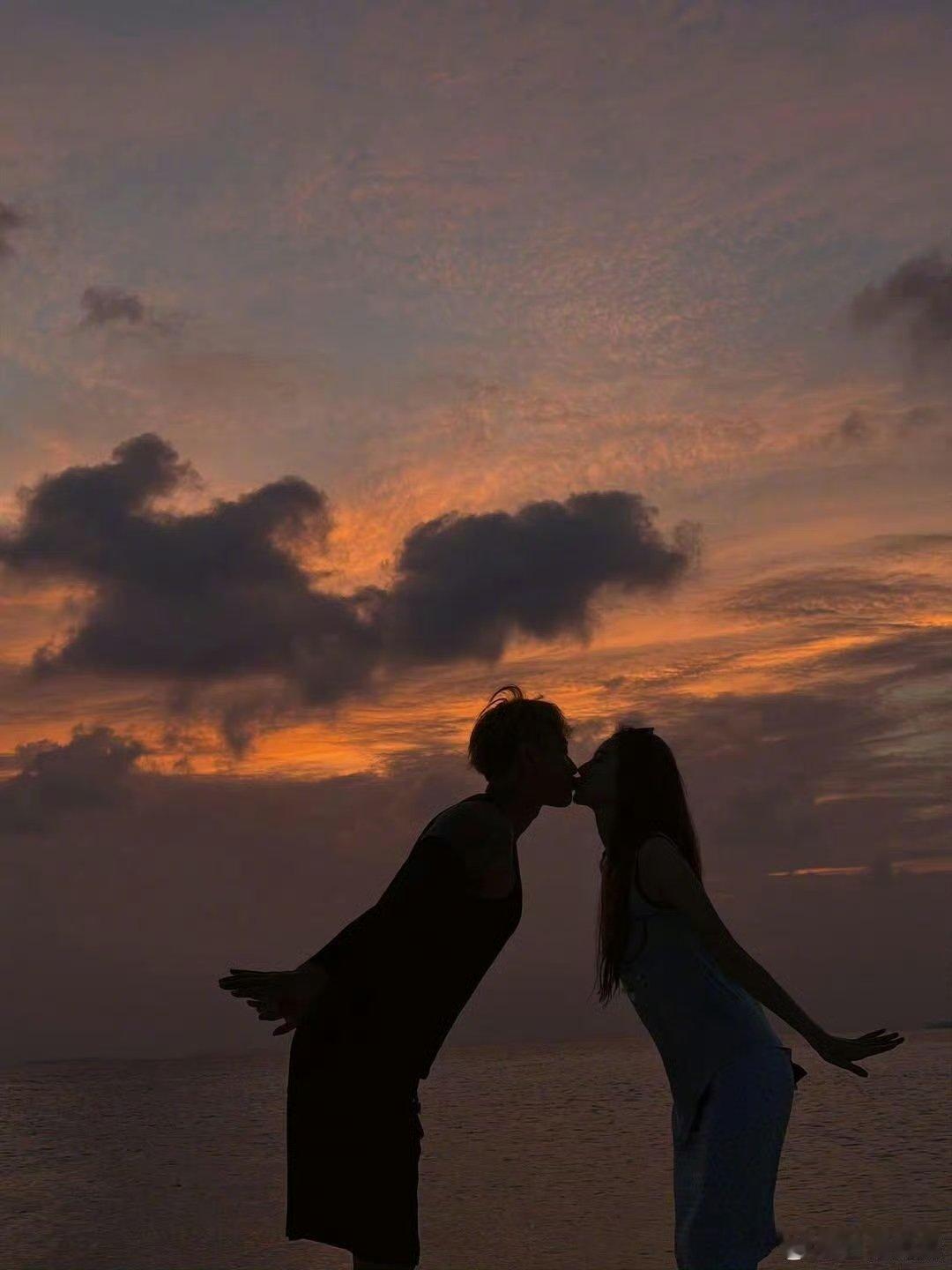 黄子韬徐艺洋ins晒落日照 黄子韬徐艺洋ins落日照 黄子韬徐艺洋ins晒落日照