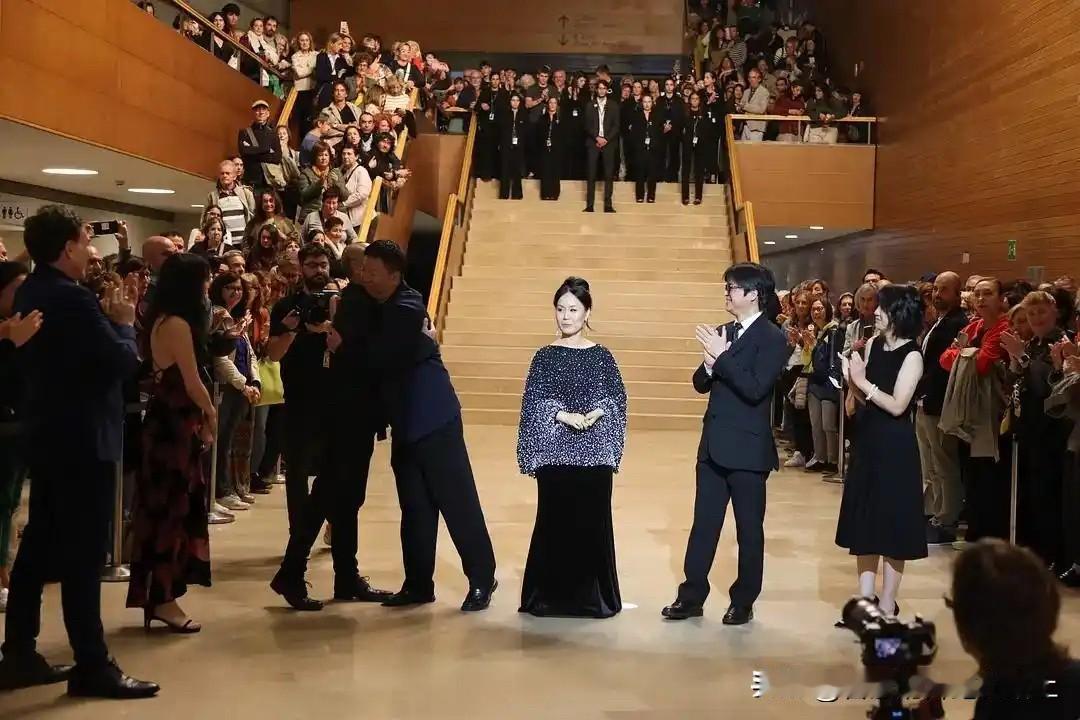 整个过程都是违法吧！从立项、拍摄到审核查上映，无非是一群人打着所谓的正义，对司法