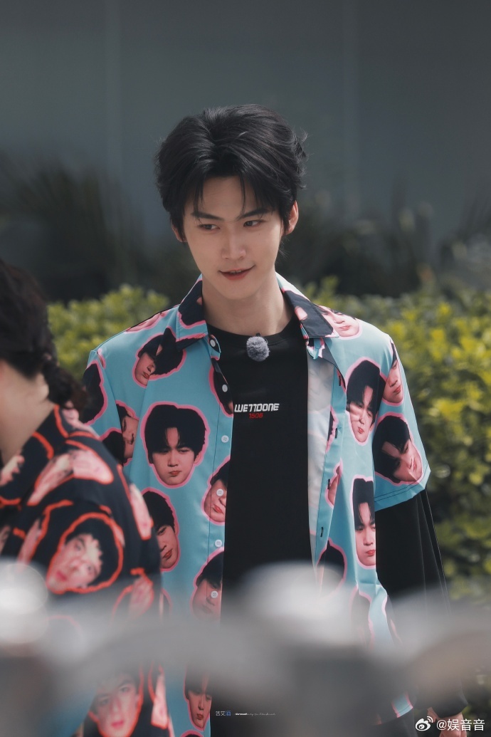 井胧说美男计该用就用风华合伙人井胧真的太懂观众了！知道大家都吃美男计这一套，有帅