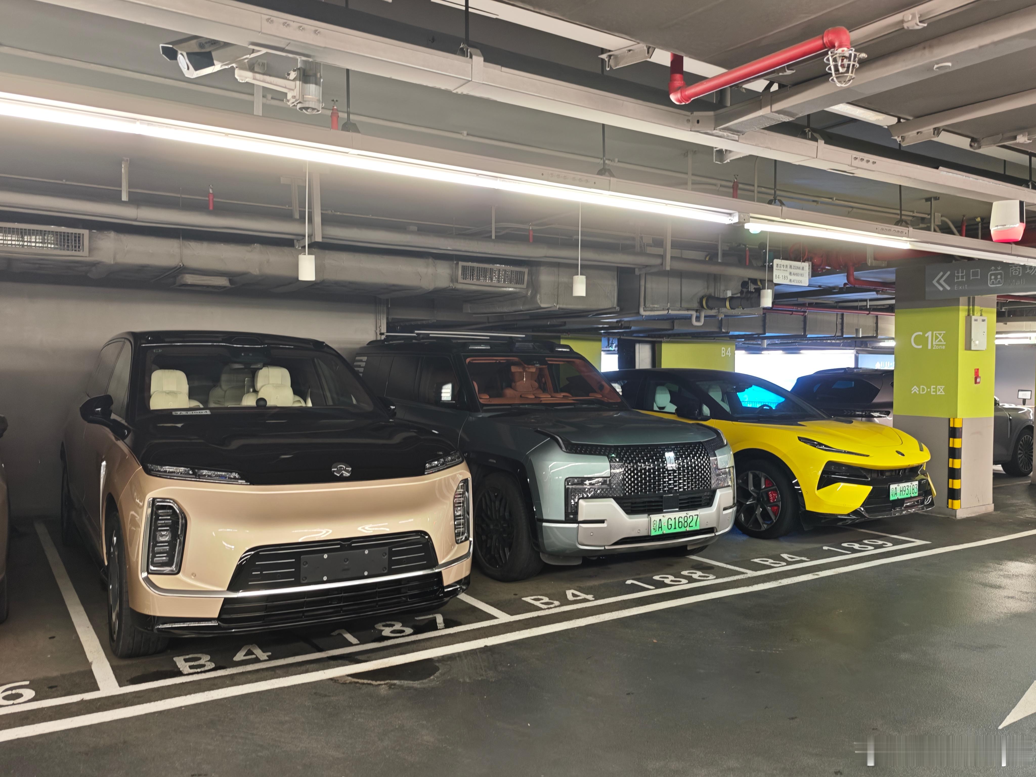 这三台放一起，真让人眼前一亮啊！大v聊车