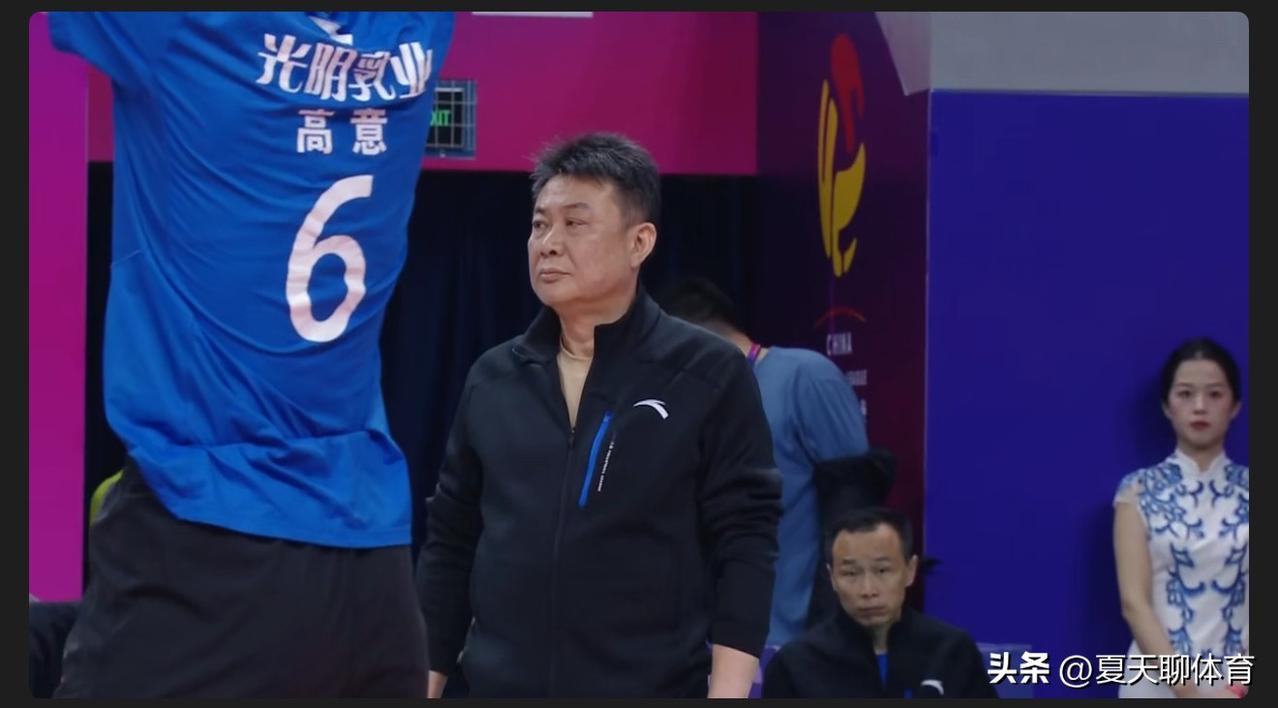 沪苏女排金牌战二次打响！上海卢湾体育馆座无虚席，此战上海女排殊死一搏，血拼全华班