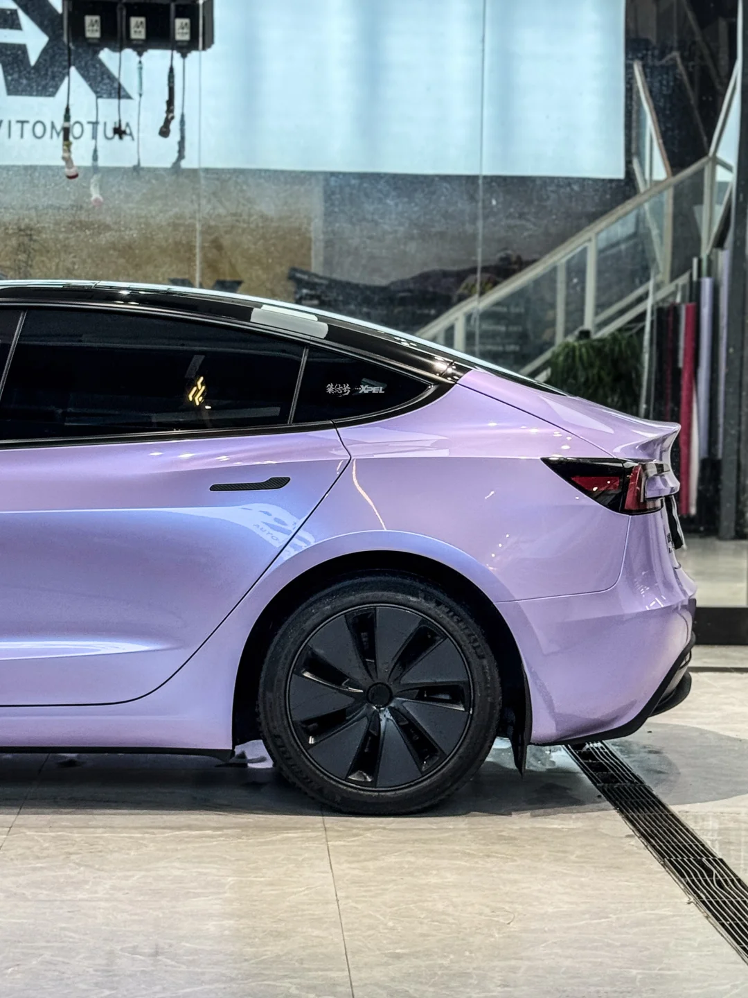 …受不了了，这种给车换色的快乐我好像懂了。