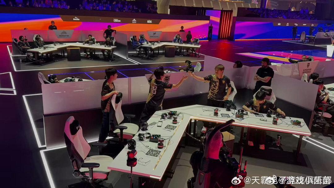 天霸世俱杯第五名青稚世俱杯FMVP走完世俱杯全部比拼，天霸锁定第五的成绩。团队一