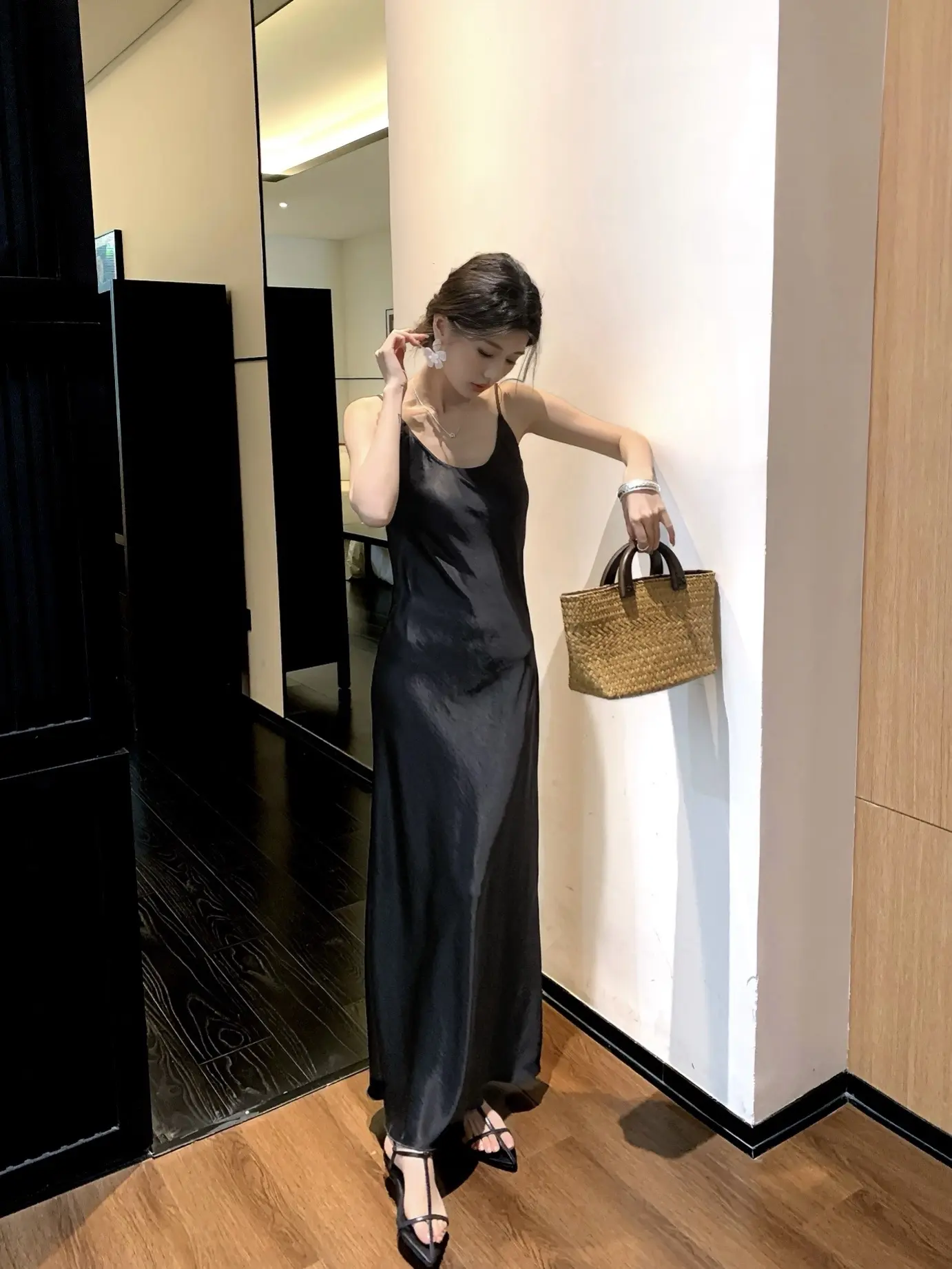 要打扮漂亮 永远为自己着迷。