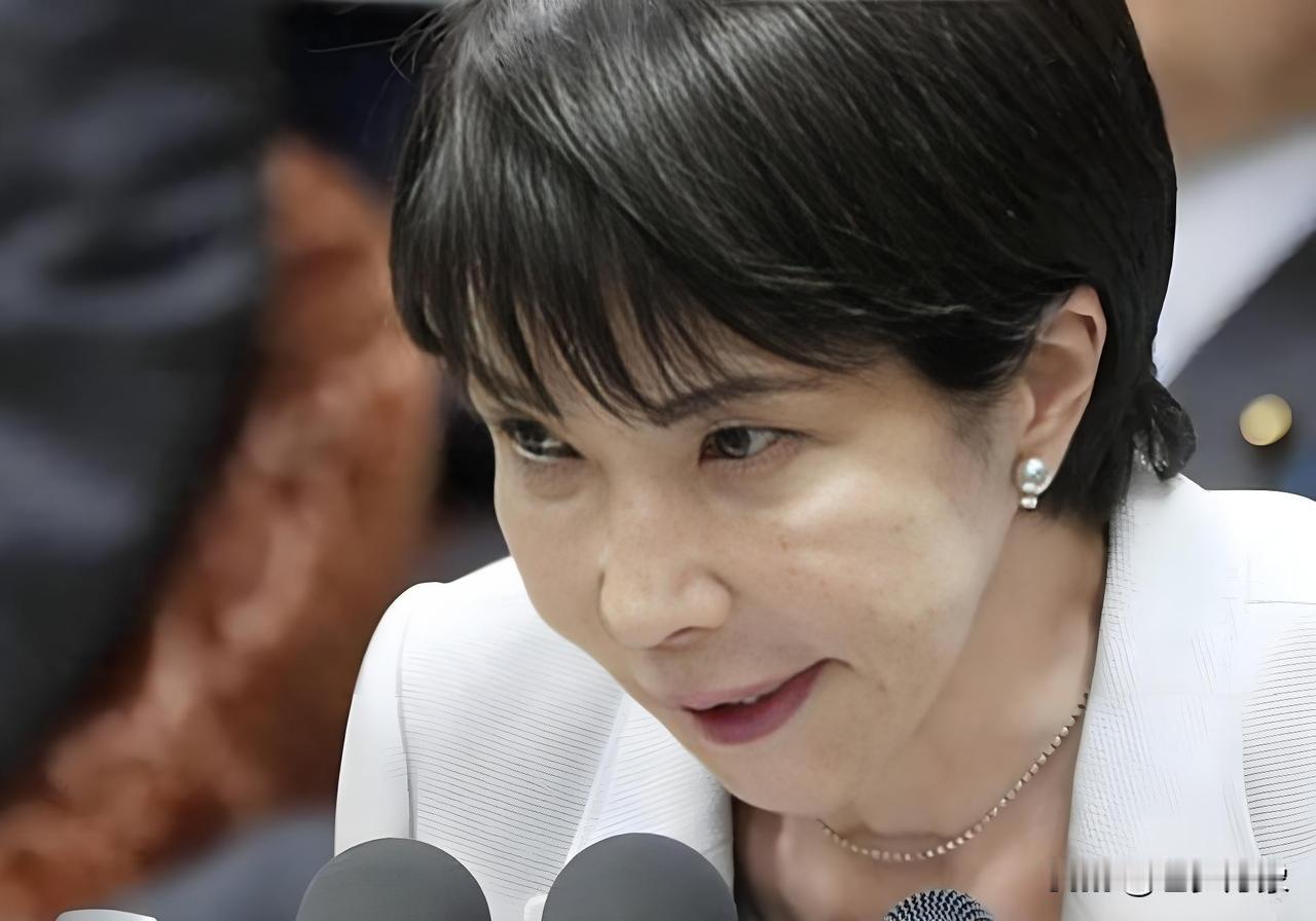 日本舰艇穿越台湾海峡，这绝不是什么“例行过航”，而是危险至极的挑衅。从2024年