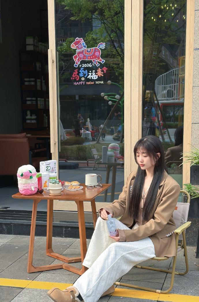 整整十年啊，这份热爱从未减退！坚持每天打卡抗衰，只想让时光的脚步慢一点，再慢一点