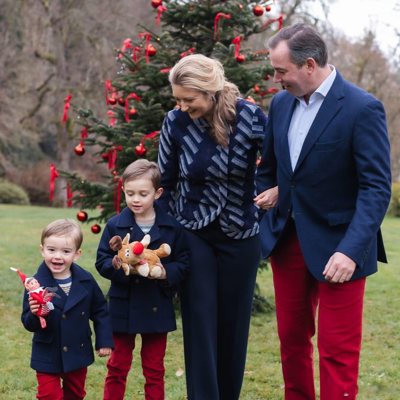 卢森堡王室 🇱🇺12月16日，纪尧姆大公、斯蒂芬妮大公夫人、夏尔大公储、弗朗