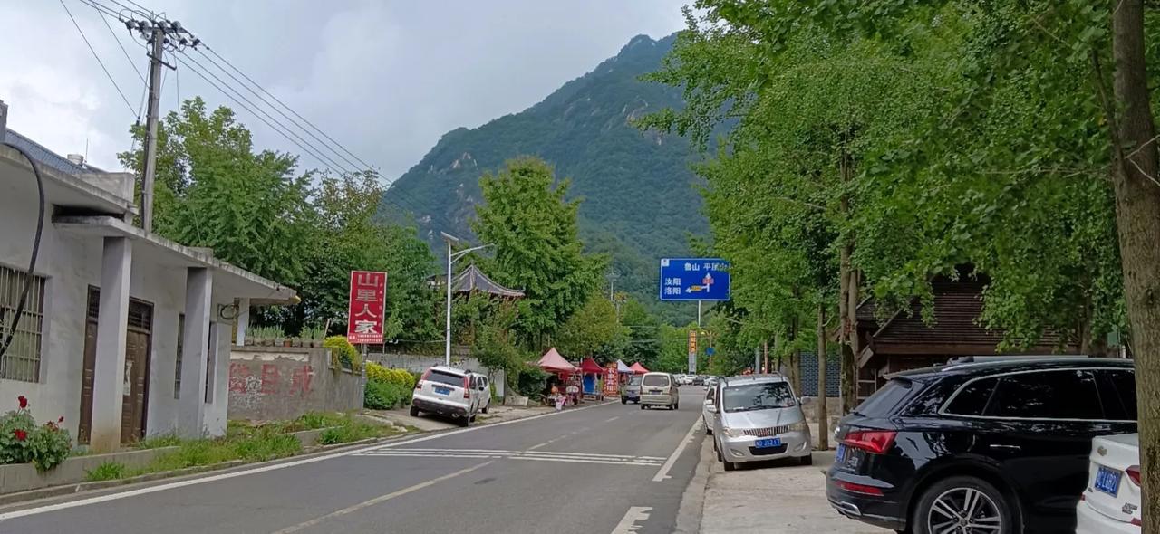 木札岭，今晚住宿丽景大酒店！