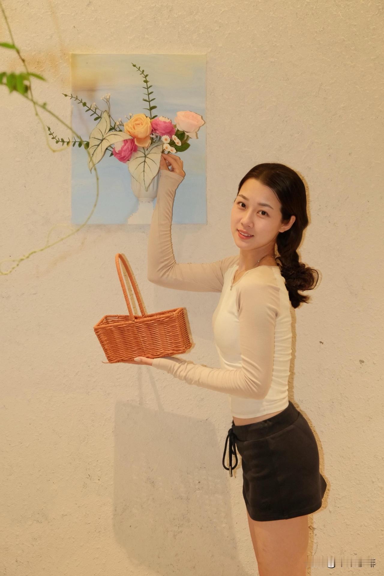 短发女孩
