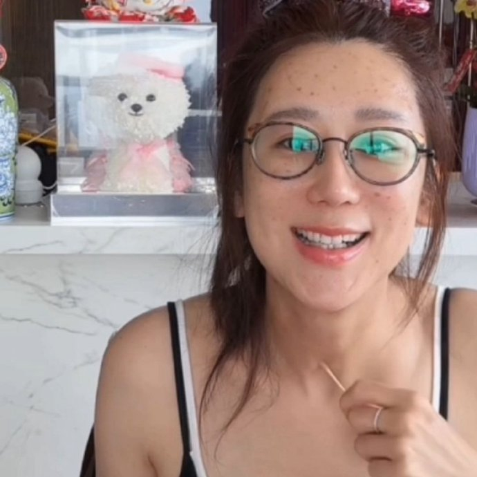 陈浩民老婆脸上扎了200多针？医美太拼了，自然美也很重要啊💉😱 陈浩民老婆脸