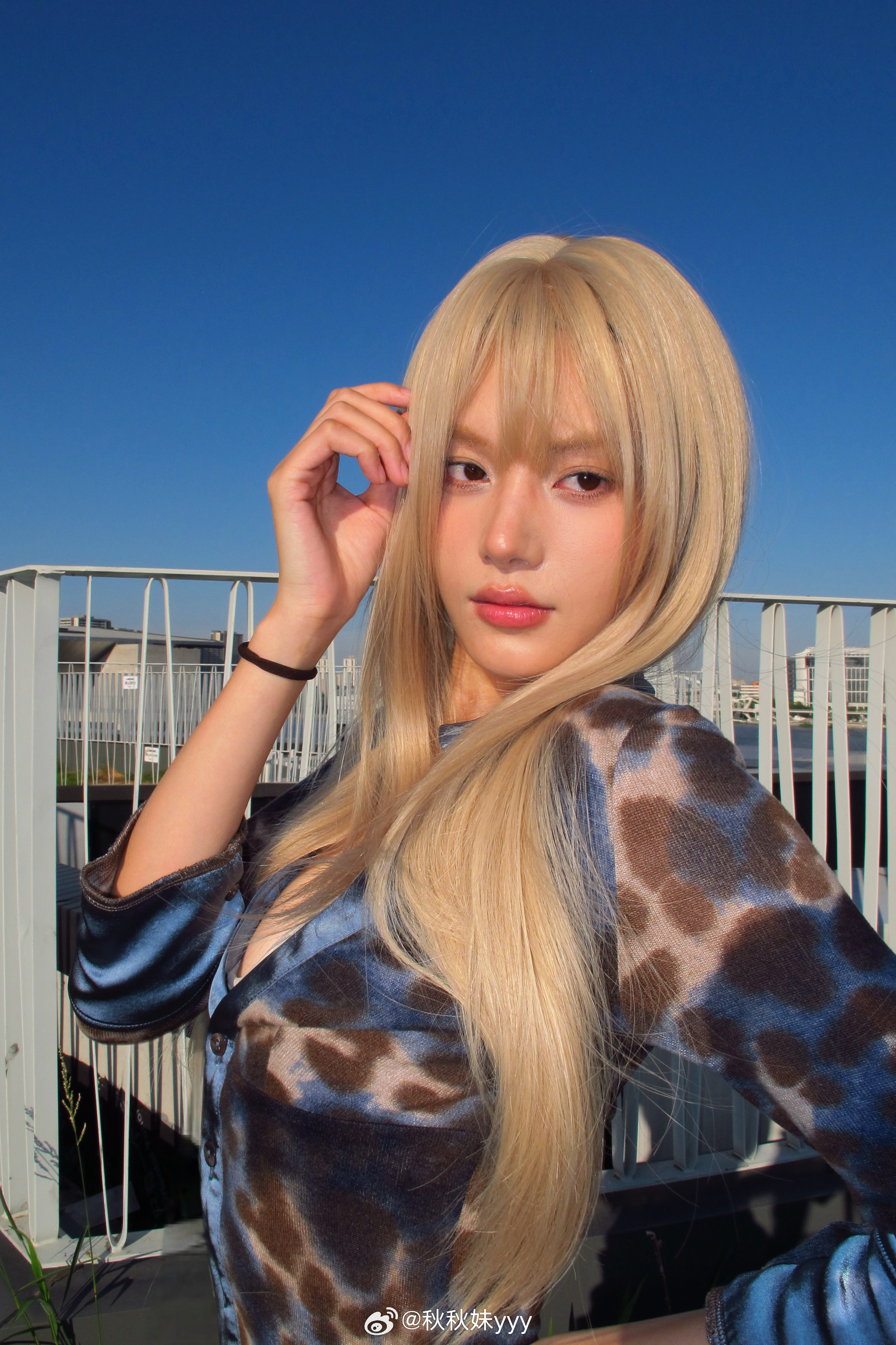 早该买带颜色的齐刘海了 ​​​