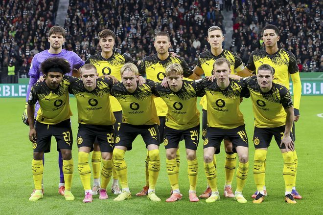 德国多特蒙德——马西斯·阿尔伯特在周日代表多特蒙德完成首秀，以16岁11个月5天